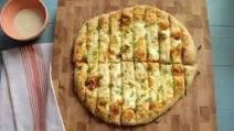 Garlic Fingers with Donair Sauce Garlic Fingers with Donair Sauce
