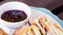 How to make a homemade deep fried Monte Cristo Sandwich How to make a homemade deep fried Monte Cristo Sandwich