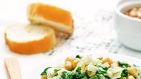 Garlicky Greek Chickpeas & Spinach Garlicky Greek Chickpeas & Spinach
