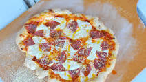 Pizza on the Big Green Egg Pizza on the Big Green Egg