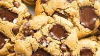 Peanut Butter Chocolate Chip Cookies (4 Ingredients!) Peanut Butter Chocolate Chip Cookies (4 Ingredients!)