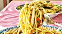 Spaghetti aglio e olio - easy Japanese-inspired fusion recipe Spaghetti aglio e olio - easy Japanese-inspired fusion recipe