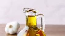 How to Make Garlic Infused Olive Oil (Good with Everything) How to Make Garlic Infused Olive Oil (Good with Everything)