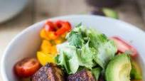 Vegan Caesar salad with Cajun Tofu Vegan Caesar salad with Cajun Tofu