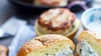 Spanakopita Stuffed Chicken Burgers with Tzatziki Spanakopita Stuffed Chicken Burgers with Tzatziki