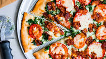 Bacon, Tomato & Spinach Pizza Bacon, Tomato & Spinach Pizza
