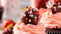 Chocolate Covered Strawberry Cupcakes Chocolate Covered Strawberry Cupcakes
