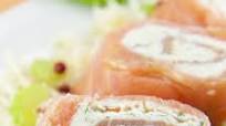 Rotolini di salmone e ricotta Rotolini di salmone e ricotta