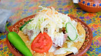 Tostadas Morelianas. Receta fácil de la cocina popular mexicana Tostadas Morelianas. Receta fácil de la cocina popular mexicana