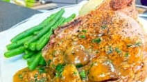 Pork Chops with White Wine & Mushroom Sauce Recipe Pork Chops with White Wine & Mushroom Sauce Recipe