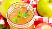 Old Fashioned Apple Jelly (With Mint or Without) Old Fashioned Apple Jelly (With Mint or Without)