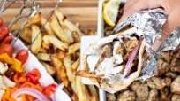 THE ULTIMATE CHICKEN SOUVLAKI BOARD THE ULTIMATE CHICKEN SOUVLAKI BOARD