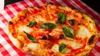 Neapolitan-Style Pizza (Pizza alla Napoletana) Neapolitan-Style Pizza (Pizza alla Napoletana)