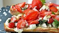 Strawberry Bruschetta with Paneer Strawberry Bruschetta with Paneer