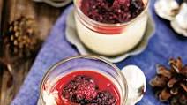 Messmörspannacotta med muddlade björnbär Messmörspannacotta med muddlade björnbär