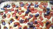 Focaccia Barese al Pomodoro e Olive (Homemade Italian Focaccia with Tomatoes and Olives) Focaccia Barese al Pomodoro e Olive (Homemade Italian Focaccia with Tomatoes and Olives)