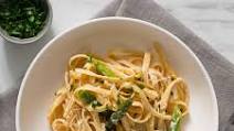 Fettuccine Alfredo with Mascarpone and Asparagus Fettuccine Alfredo with Mascarpone and Asparagus