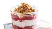 Strawberry & Yogurt Parfait Strawberry & Yogurt Parfait