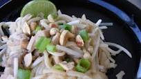 Easy Chicken Pad Thai (Without Tamarind) Easy Chicken Pad Thai (Without Tamarind)