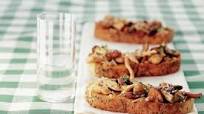 Focaccia-crostini met paddenstoelen Focaccia-crostini met paddenstoelen