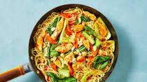 20-Minute Sweet Chilli Chicken Noodles with Roast Peanuts 20-Minute Sweet Chilli Chicken Noodles with Roast Peanuts