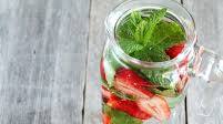 Strawberry Mint Infused Water (AKA Detox Water) Strawberry Mint Infused Water (AKA Detox Water)