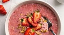 Low FODMAP Oatmeal with Strawberries Low FODMAP Oatmeal with Strawberries