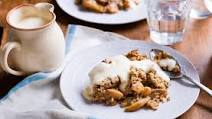 Slow cooker apple crumble Slow cooker apple crumble
