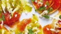 Chalupas con salsa verde y roja Chalupas con salsa verde y roja