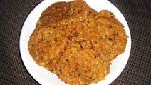 Baked Nipattu (Savoury Onion Crackers) Baked Nipattu (Savoury Onion Crackers)