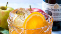 Apple Cider and Whiskey (Hot or Cold!) Apple Cider and Whiskey (Hot or Cold!)