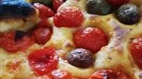 Focaccia barese senza o con patata Focaccia barese senza o con patata