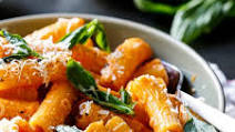 Easy tomato cream rigatoni Easy tomato cream rigatoni