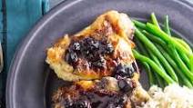 Low FODMAP Maple Balsamic Chicken With Roasted Blueberries Low FODMAP Maple Balsamic Chicken With Roasted Blueberries