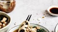 EASY VEGAN NOODLE SOUP EASY VEGAN NOODLE SOUP