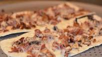 Chicken & Bacon Flatout Flatbread Pizza Recipe #FlatoutGood Chicken & Bacon Flatout Flatbread Pizza Recipe #FlatoutGood