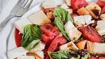 Caprese Salad with Garlic Balsamic Vinaigrette Caprese Salad with Garlic Balsamic Vinaigrette