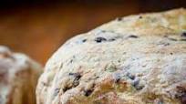 Easy Slow Cooker Olive Parmesan Bread Easy Slow Cooker Olive Parmesan Bread