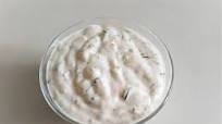 Sos Tzatziki cu castraveti murati, iaurt, smantana si marar Sos Tzatziki cu castraveti murati, iaurt, smantana si marar