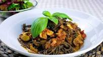Gluten-free black bean spaghetti with a rich tomato sauce Gluten-free black bean spaghetti with a rich tomato sauce