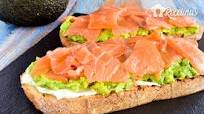 Tostas de salmón con aguacate Tostas de salmón con aguacate