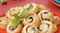 Spinach Cheese Pinwheels Spinach Cheese Pinwheels