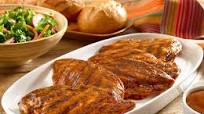 Delicioso Pollo a la Barbacoa con Salsa de Mango Delicioso Pollo a la Barbacoa con Salsa de Mango