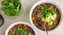 Slow Cooker Vegan Bean & Quinoa Chili Slow Cooker Vegan Bean & Quinoa Chili