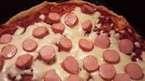 Pizza Margherita con Wurstel Pizza Margherita con Wurstel