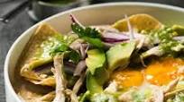 Chilaquiles de huevo con pollo Chilaquiles de huevo con pollo