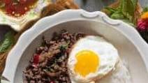 Thai Basil Beef Stir Fry {Pad Gra Pow} Thai Basil Beef Stir Fry {Pad Gra Pow}