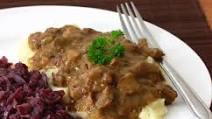 Hachee (Dutch Beef & Onion Stew) Hachee (Dutch Beef & Onion Stew)
