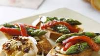 Roasted Red Pepper and Asparagus Crostini Roasted Red Pepper and Asparagus Crostini
