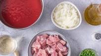 Sorprende con esta clásica receta de carne con tomate a la andaluza Sorprende con esta clásica receta de carne con tomate a la andaluza